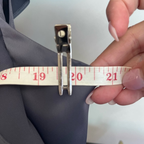 Beautiful grey top - Picture 4 of 4